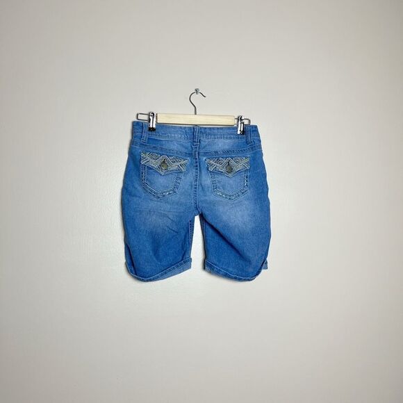 CLEARANCE! Pair of No Boundaries Shorts Size 5 Juniors EUC - Picture 3 of 9